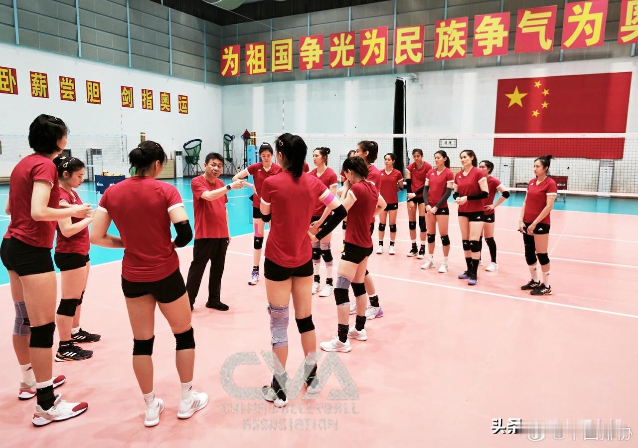#怎样看待中国女排#
不得不提到吉马良斯的采访回答，暂时肯定了中国女排目前实力 