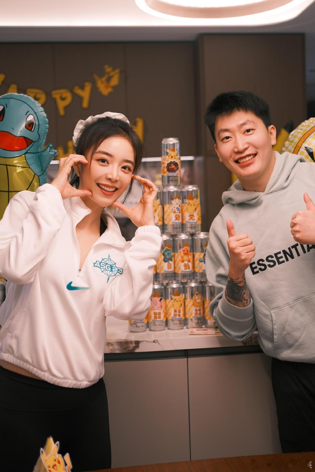 管泽元余霜直播甜蜜双排 电竞夫妻的浪漫别人真不懂！管泽元余霜连吵架都快得很，转头