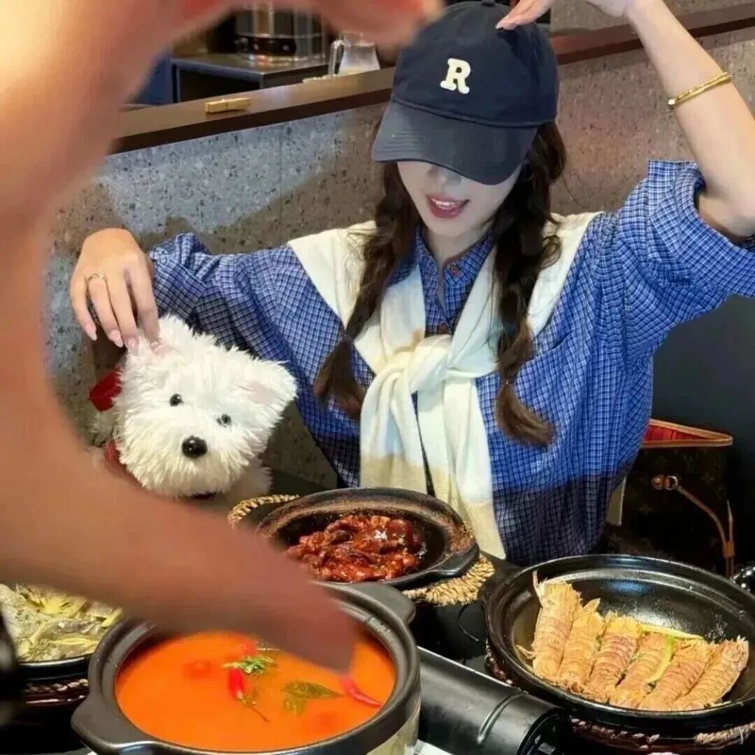 你说山高路远  害怕爱的人失之交臂  我说风雨不定  爱你的人永生相随 ​​​