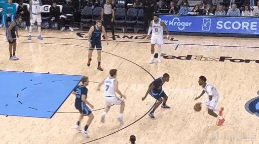 联盟近期最疯狂球队？！多镜头解析，黄蜂精彩进攻表现1234迪亚巴特挡拆外弹接球后