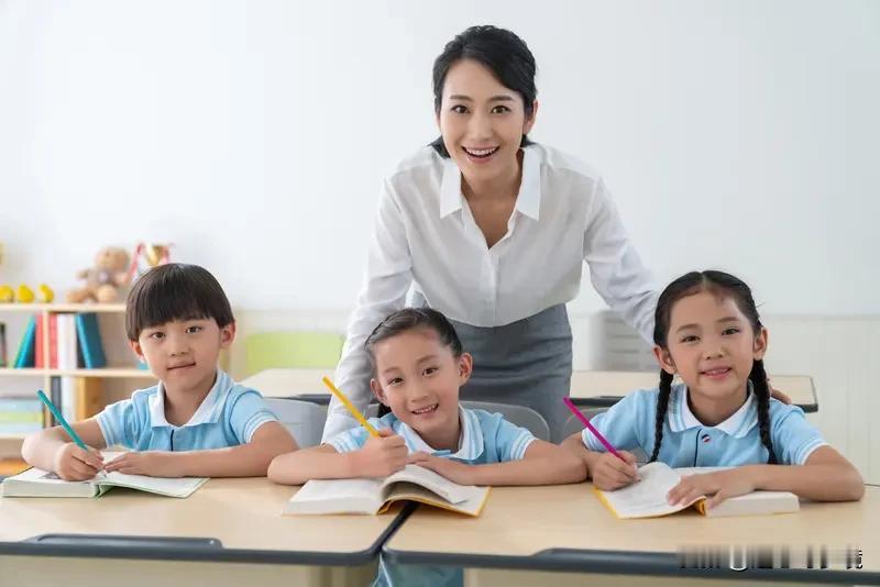 老师偶遇学生 学生装作看不见 最近好多老师分享，在街头、商场啥的地方偶遇学生，那