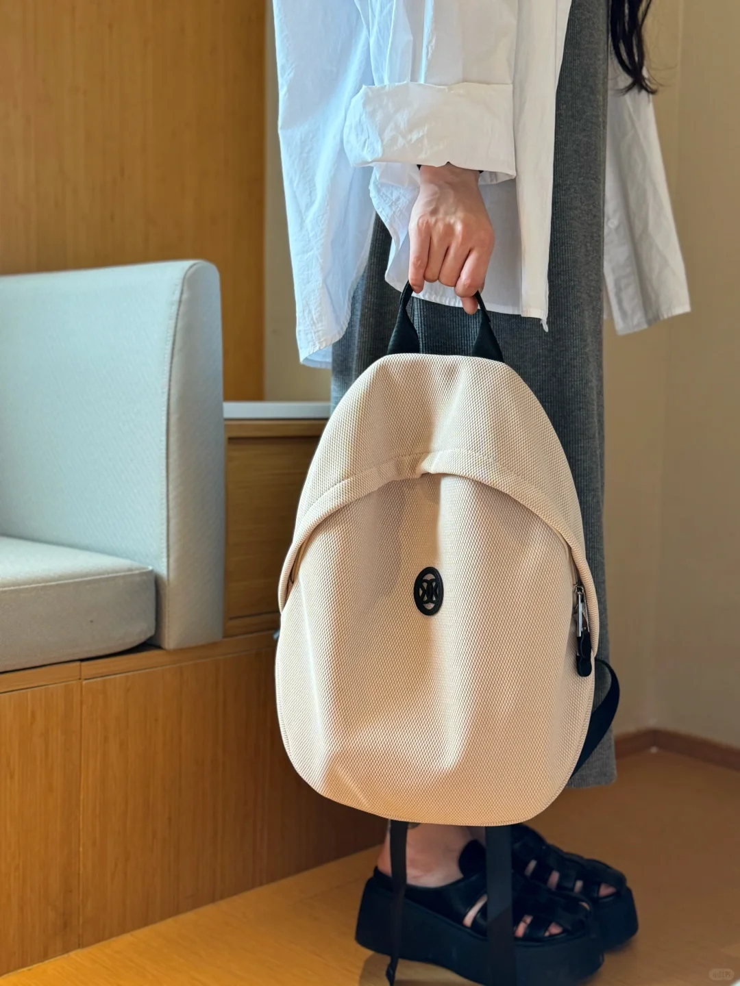 是奶fufu杏色呀.入秋的第一只显眼包🎒