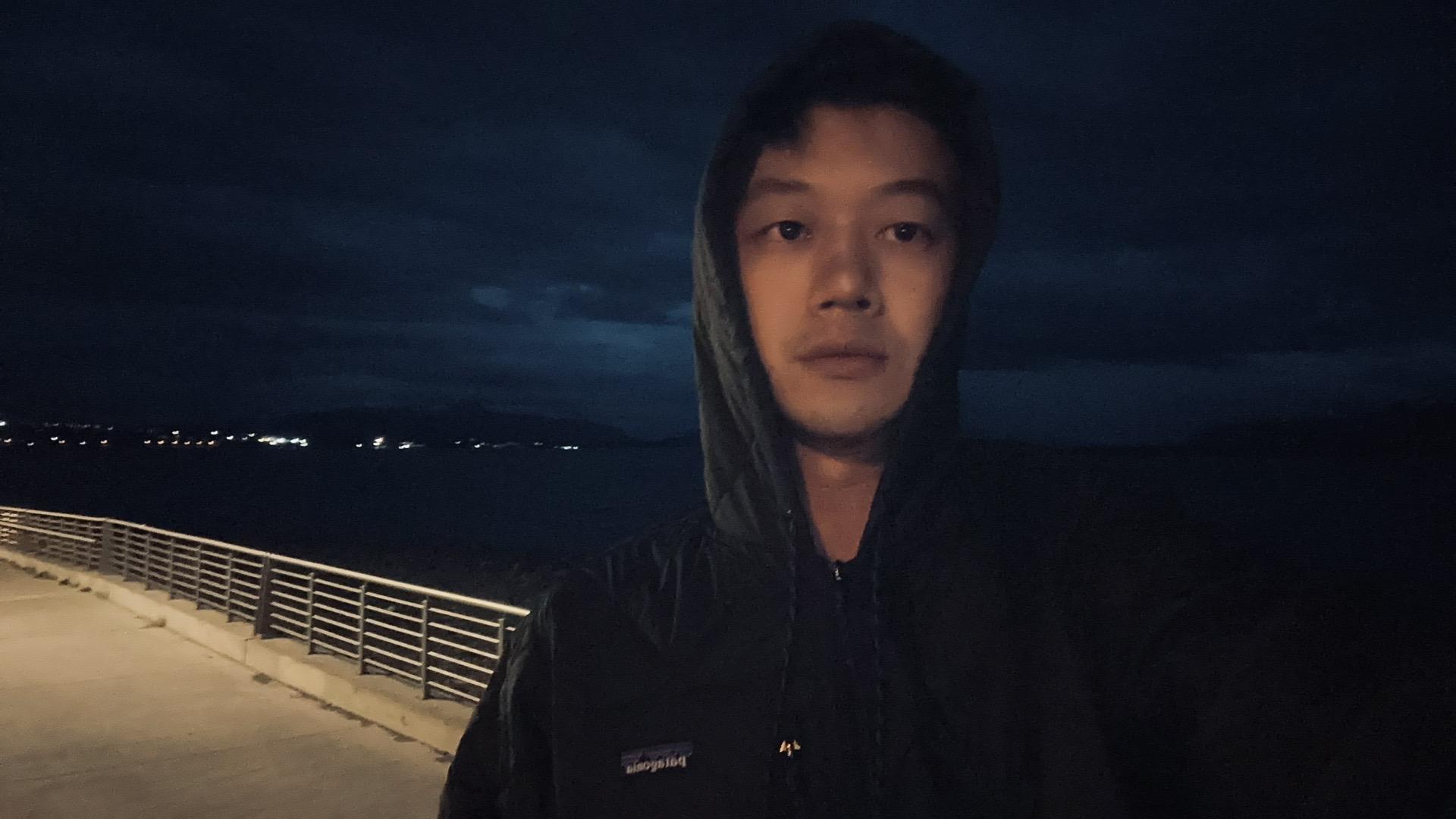 人生走到这一步已经没有什么好后悔的了！南纬51度，晚上11点天还没黑的纳塔莱斯港