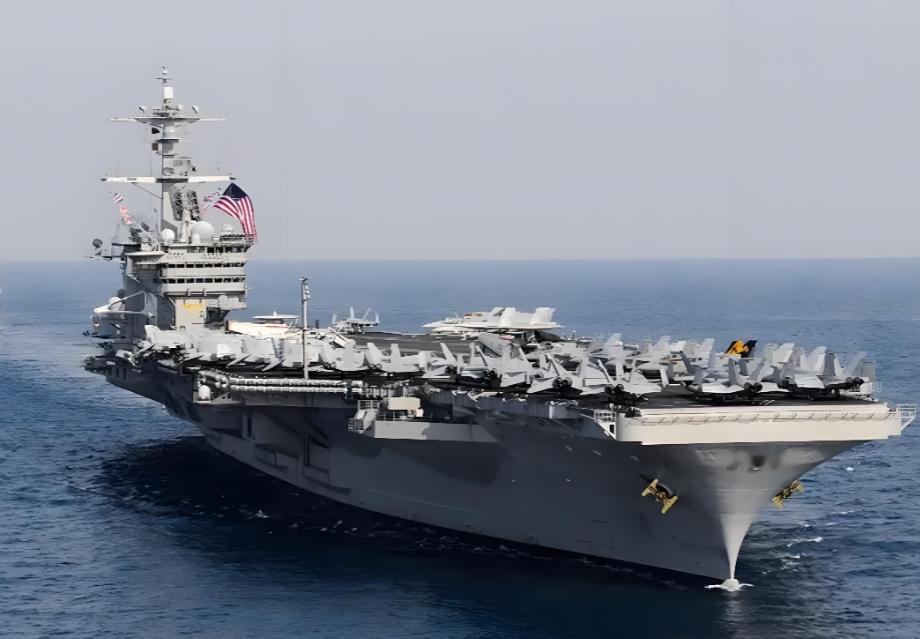 美伊开战前夕，福特号航母数百马桶全堵，舰员不堪恶臭想辞职。

这条新闻听起来很印