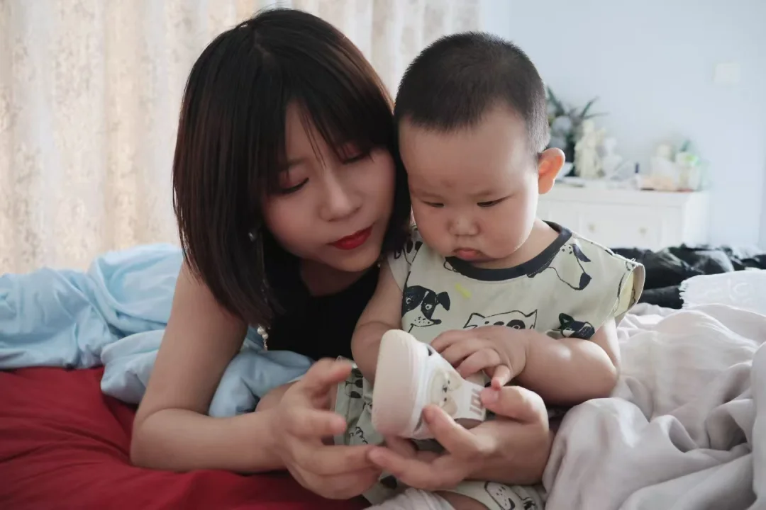 她在研究什么