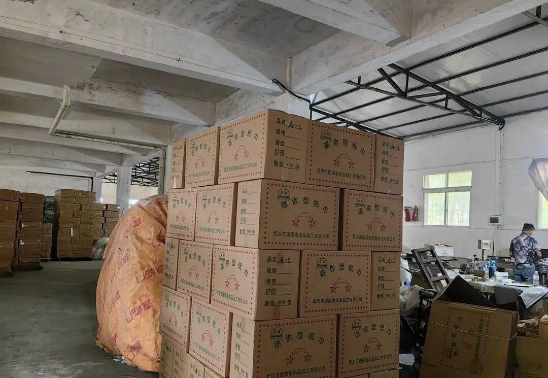 荧光剂纸巾你省下的那几卷纸巾钱，最后可能要翻上数百、数千倍，还给医院。这两天，武