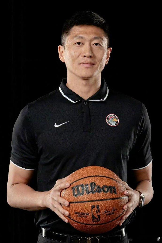 曝中国男篮助教李昂将任吉林队主帅中国男篮助理教练李昂即将接替钟诚出任吉林男篮新任