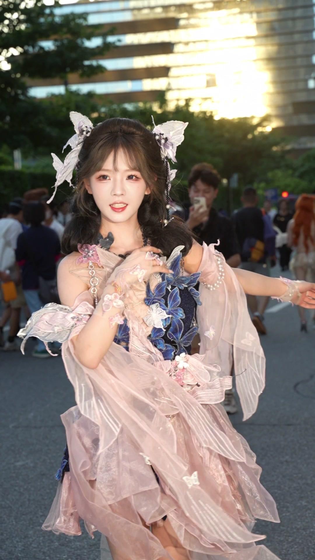 漫展返图也太出片了吧！✨。今天在漫展遇到神仙小姐姐