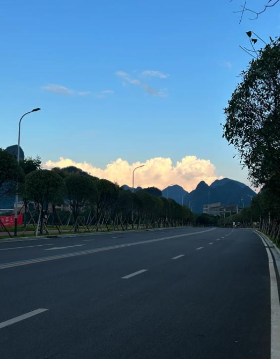 20元避雨费凉了谁的心
亲爱的朋友们大家好，我是海林小百科，今天我们来看看。雅安