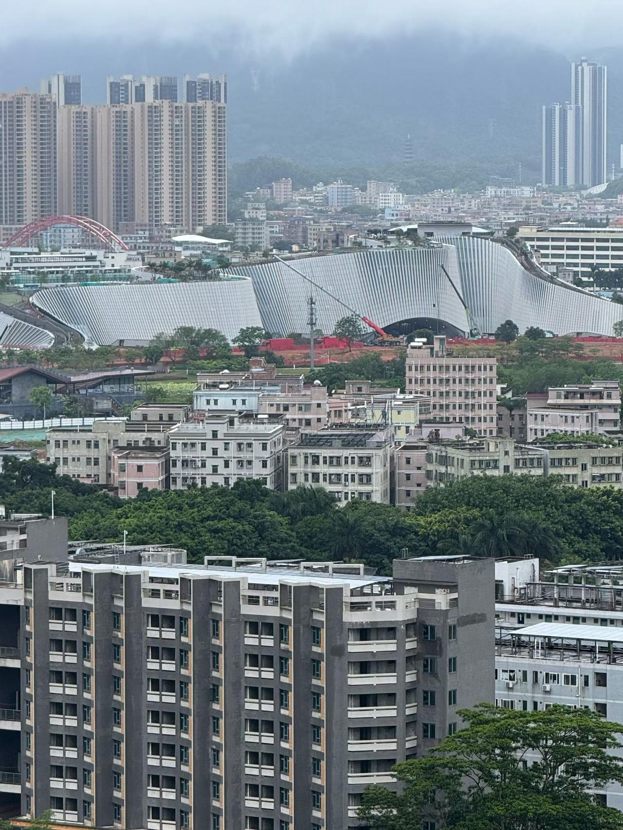 深圳自然博物馆，投资35亿，位于坪山燕子湖深圳国际会客厅，据说五月就要开馆了，期