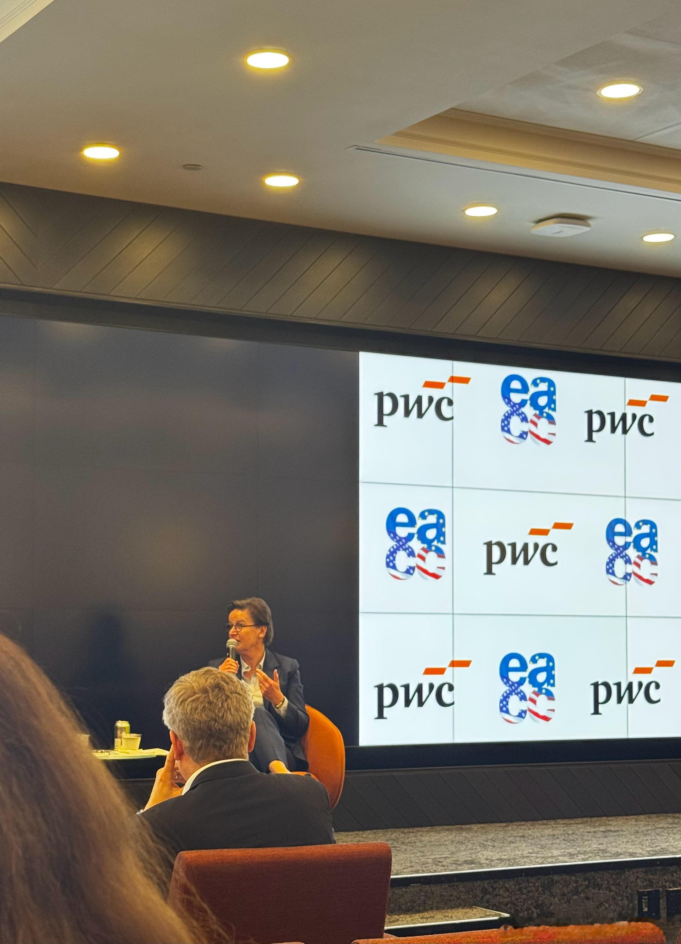 EACC 全称为 European American Chamber of Co