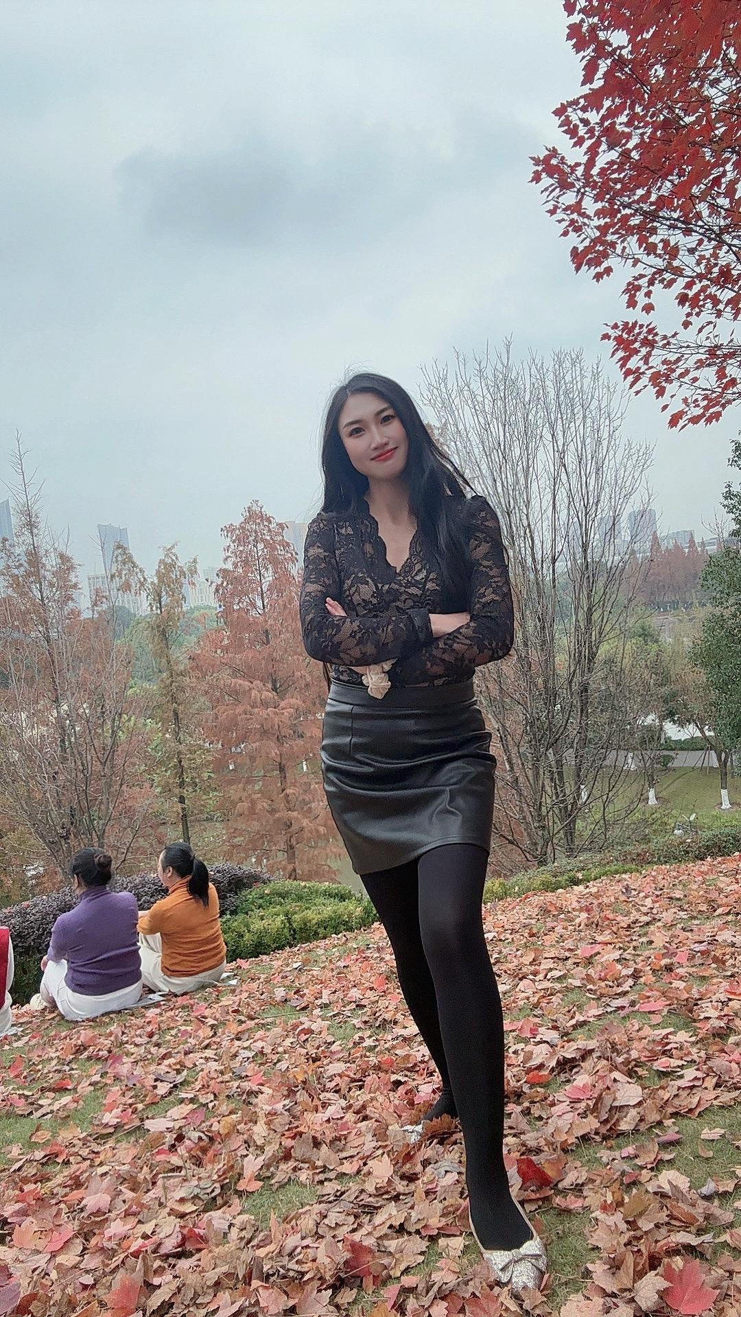 未来老公你好，在我没嫁你之前，你可得安分守己，好好搞钱少抽烟少喝酒，别把辛苦挣的