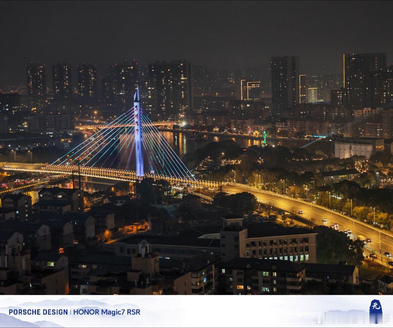 无锡蓉湖大桥之夜。  