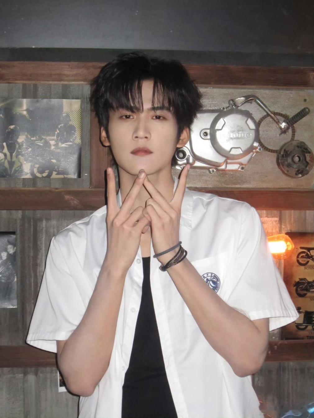 周柯宇 国籍 周柯宇出生于美国（2002年），自幼在中国生活成长，年满18周岁后