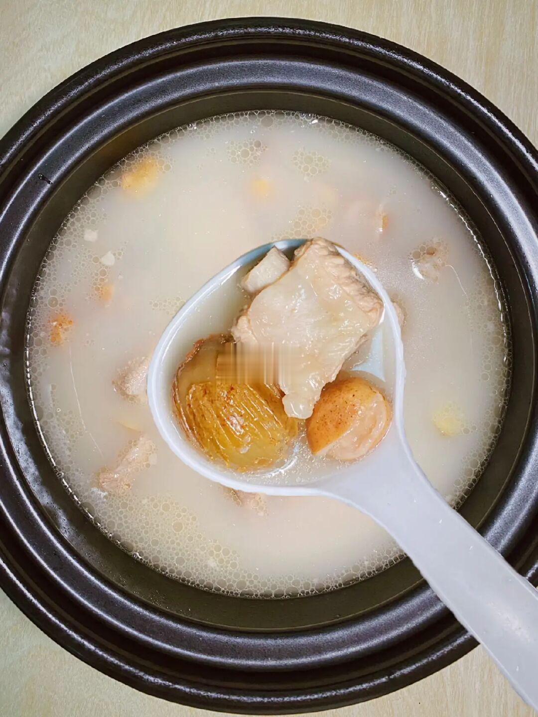 我妈说，三伏天多做这个汤喝，比吃燕窝还好😅