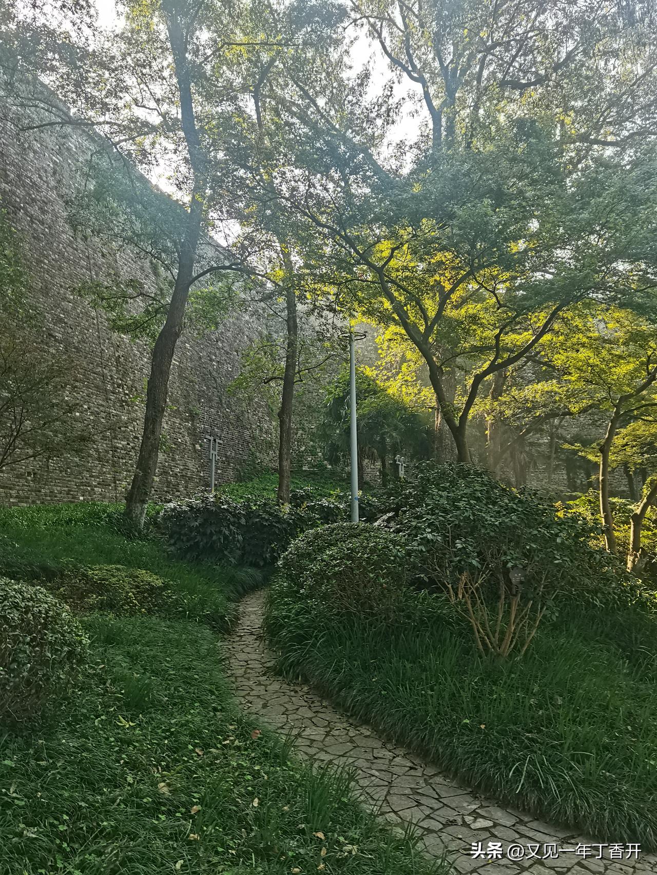 前年给儿子买房时候闺蜜问我首付钱够不

这辈子很知足，我对亲戚朋友也很尽心，他们