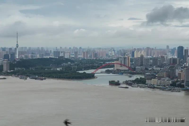 中国有两个双重内陆省级行政区，一个是湖北省，一个是重庆市
 
很多人都不知道，咱