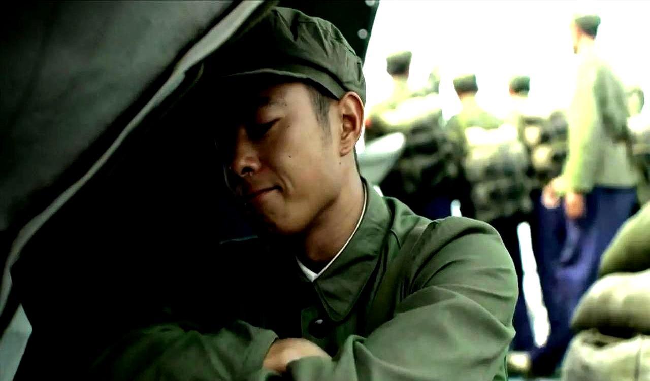 《父母爱情》里江卫东那一哭，根本不是为了打靶，你可能一直都看错了。他要的，从来就