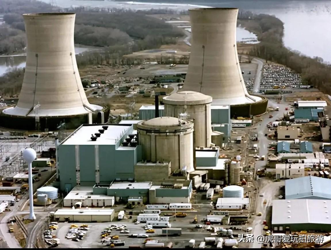 美以可以打击伊朗民用核设施，伊朗为啥不能打以色列的淡水加工厂和核设施？

当地时