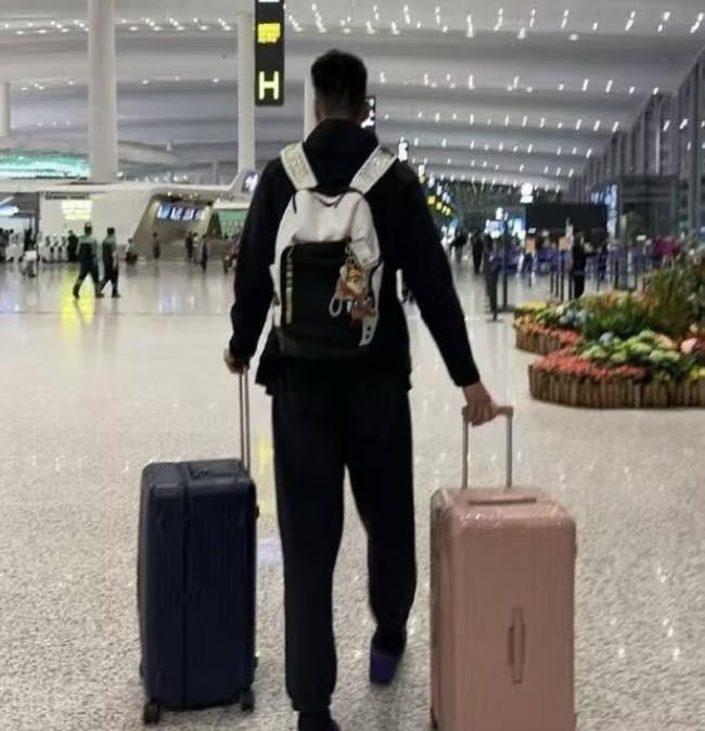 冠军不拼了？余嘉豪返回西班牙，不打决赛了。

全运会男篮决赛将在浙江男篮和广东男