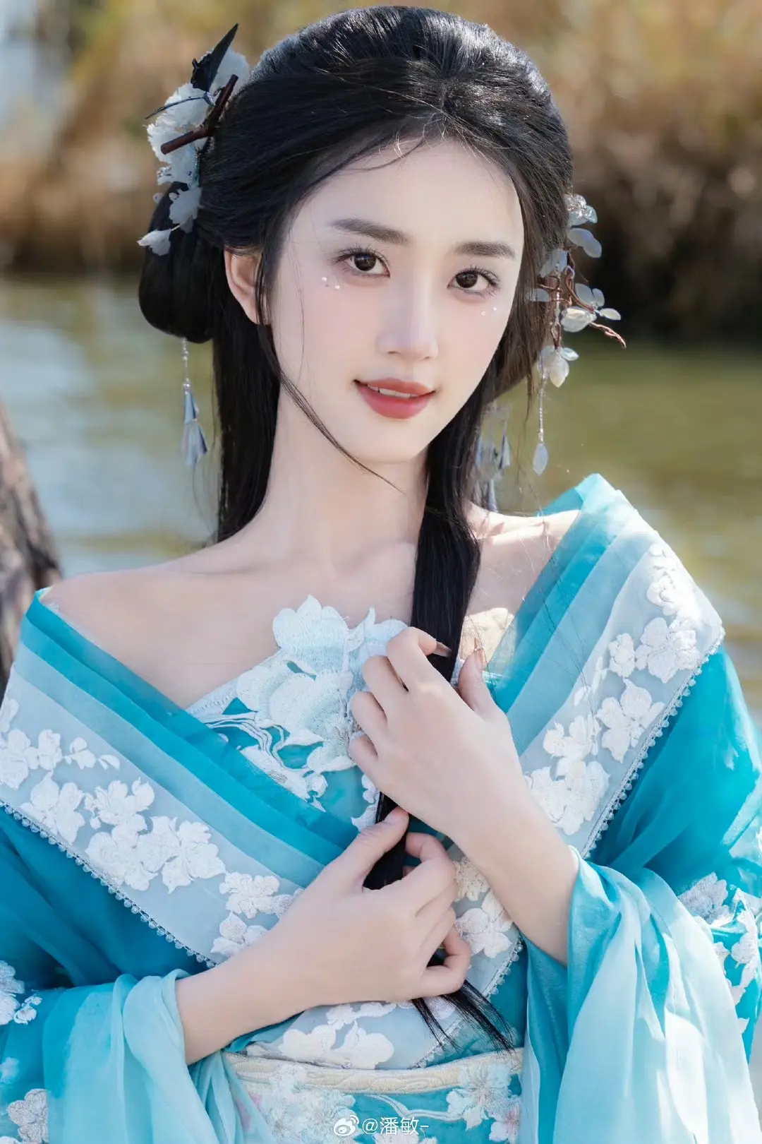 潘敏。
