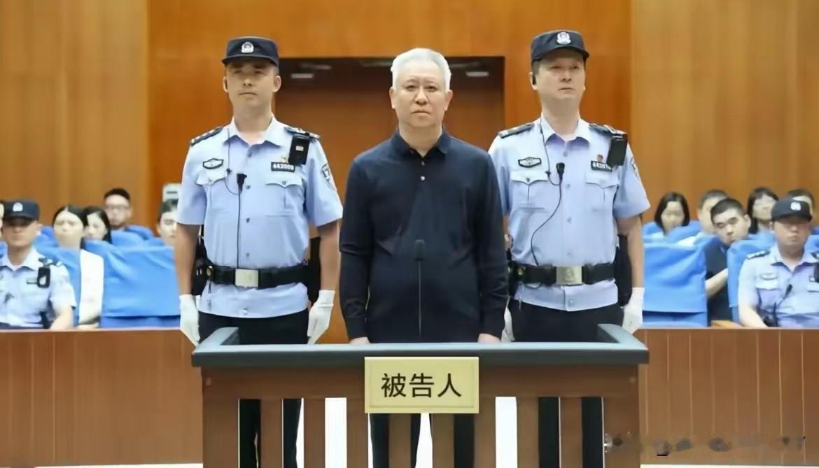 许加印于8月20日被深圳中院判处无期徒刑，终于受到法律应有的惩罚，他的长子许智健