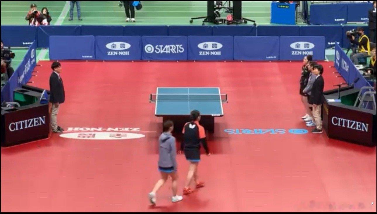 铁人美和来了 才休息了20分钟不到就来打女双决赛了就不能先打男双决赛吗