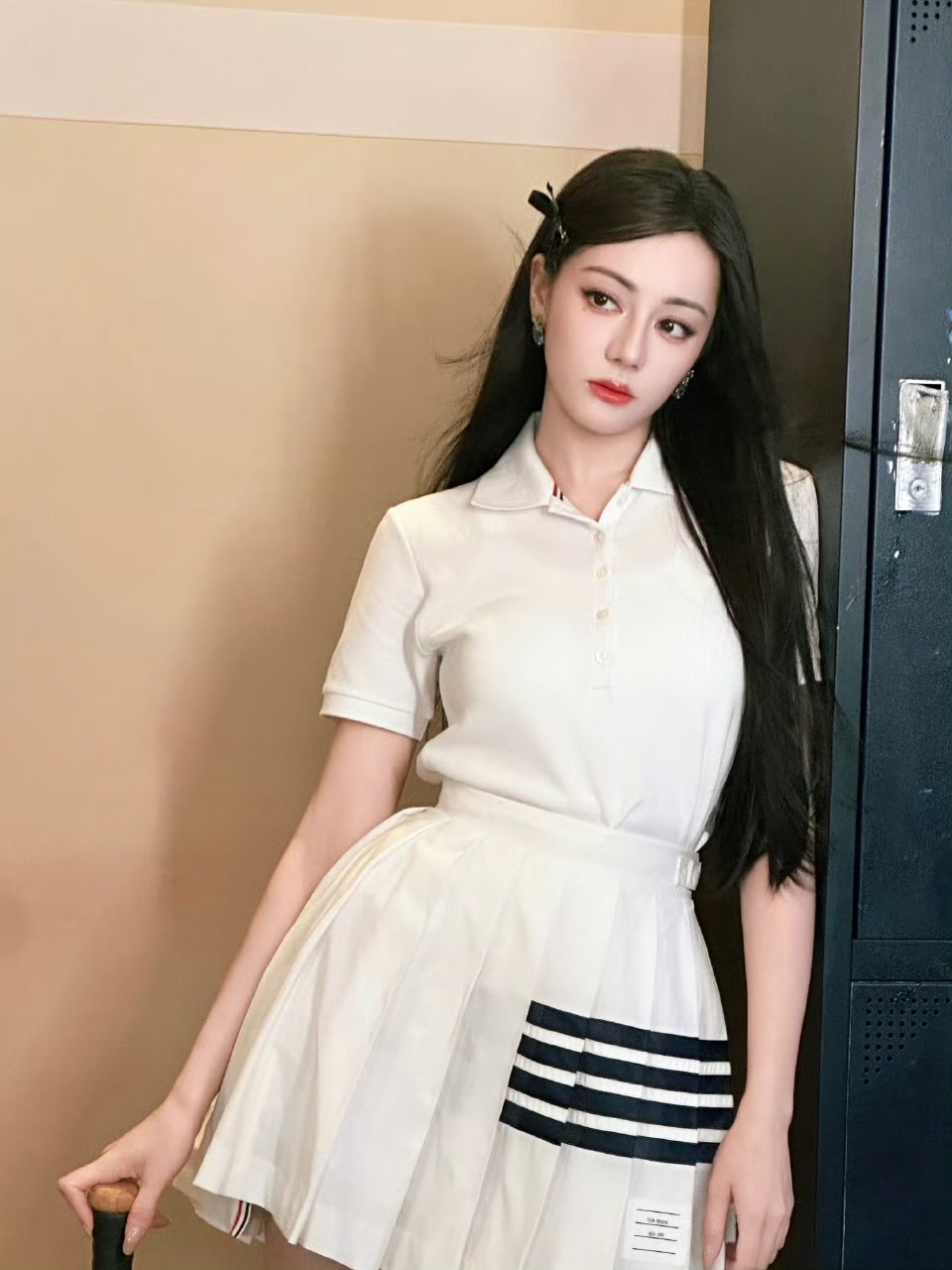 娱乐[超话]迪丽热巴棒球look迪丽热巴棒球嘻嘻迪[yeah][yeah] ​好