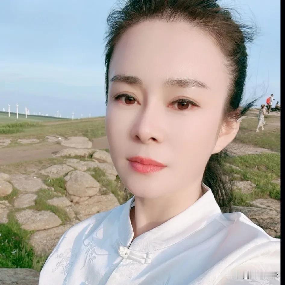 新剧本，“铁锅炖大娥”
  说起王铁蛋的徒弟凯帆，在刚接触互联网初期，一路上的辛