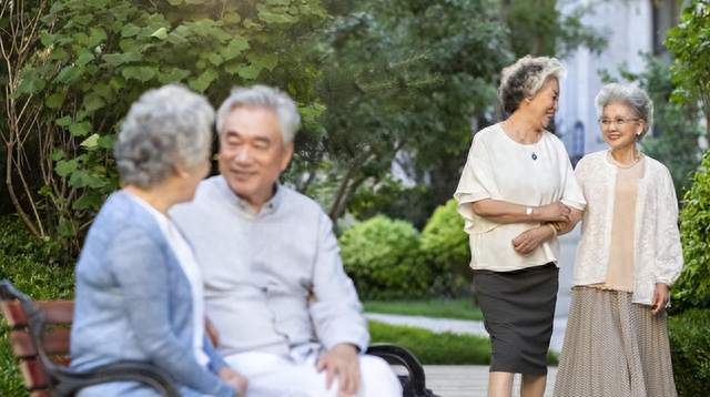 衰老不是病？卫健委标准：60岁后能做到这9点，就是健康老人