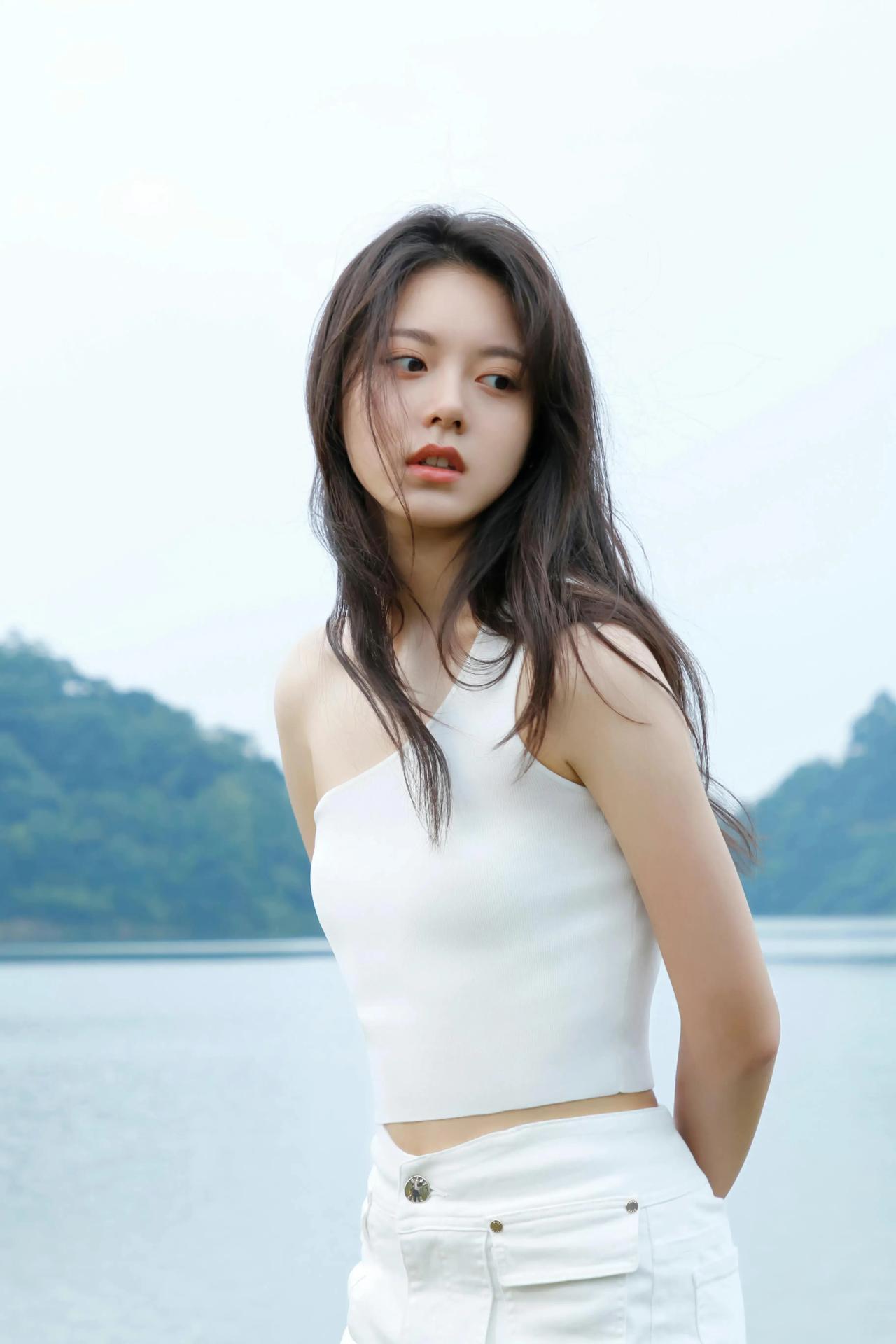 赵今麦是一位备受赞誉的演员，她的出色表现和扎实演技为观众留下了深刻的印象。从她的