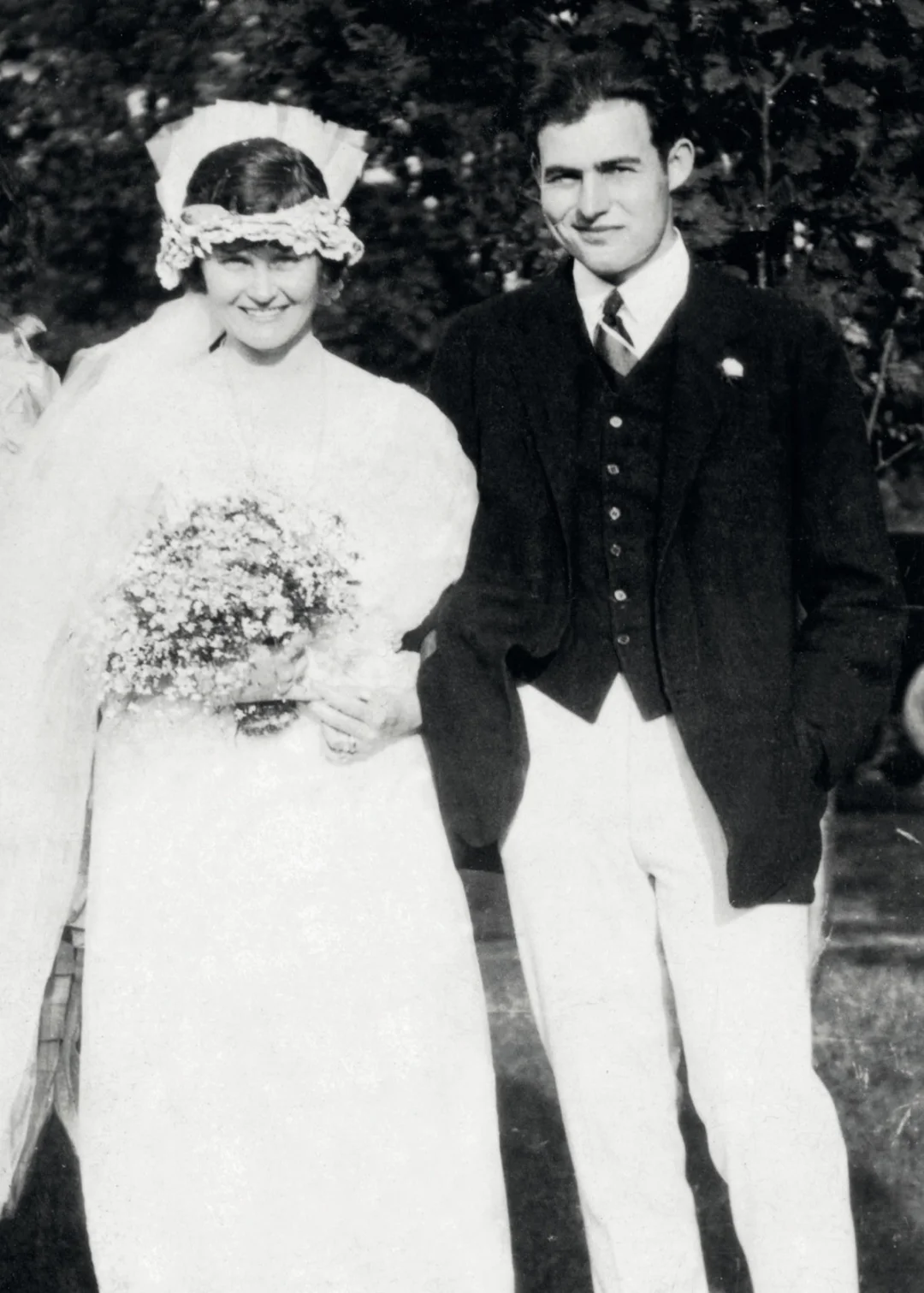 1921年，海明威和大8岁富婆结婚！