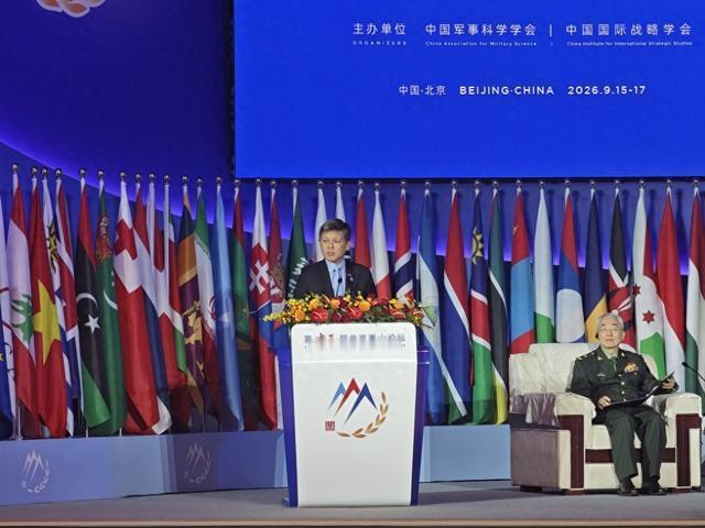 坡县防长在香山论坛用中文说出“以德服人”，这指桑骂槐用意明显！
大国不等于就要处