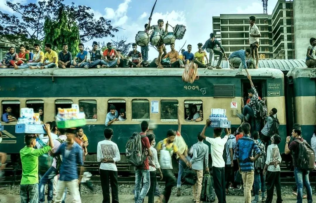 印度人的吹牛逼是举世无双的，一个贫穷的发展中国家硬被吹成匹敌美国的世界强权，能支