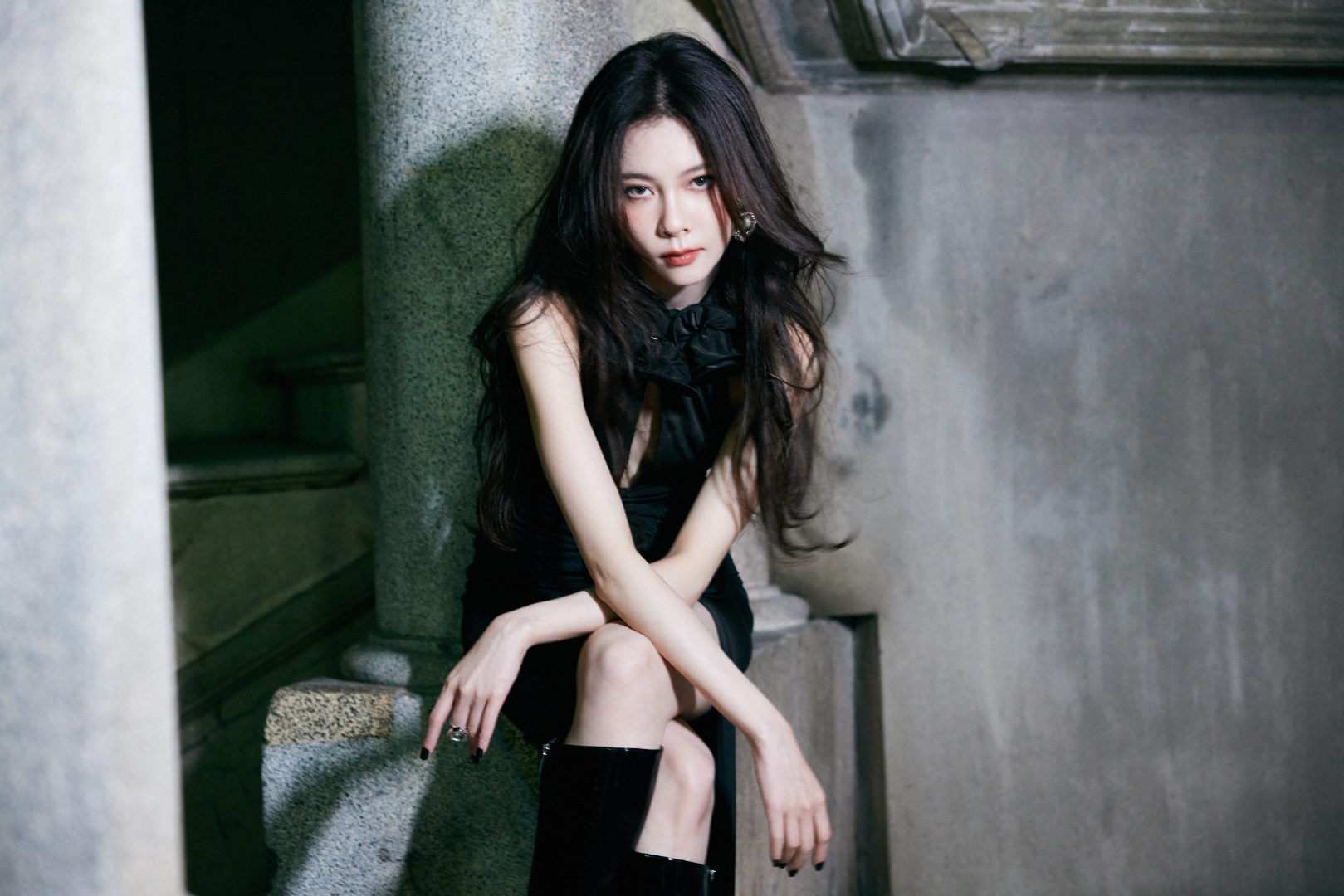 #宋妍霏半熟美拉德妆# 自带魅惑气质，半熟美拉德妆更是展现了一种妩媚的氛围感，这