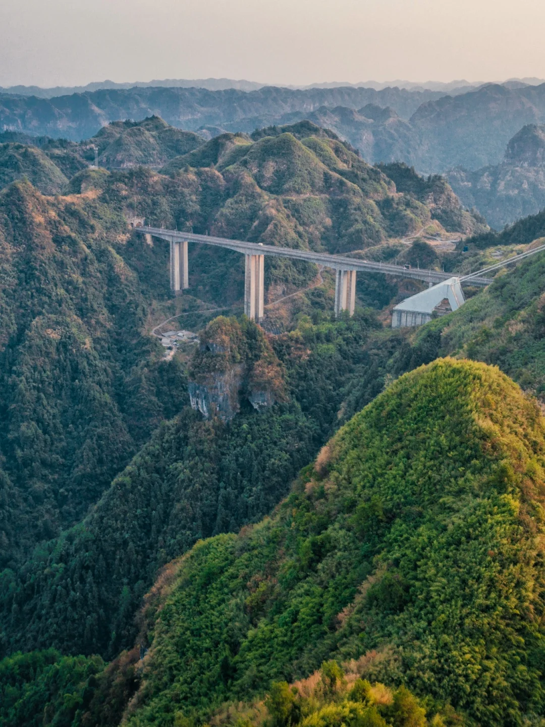 自驾湘西矮寨小众机位，家庭村观景台指南