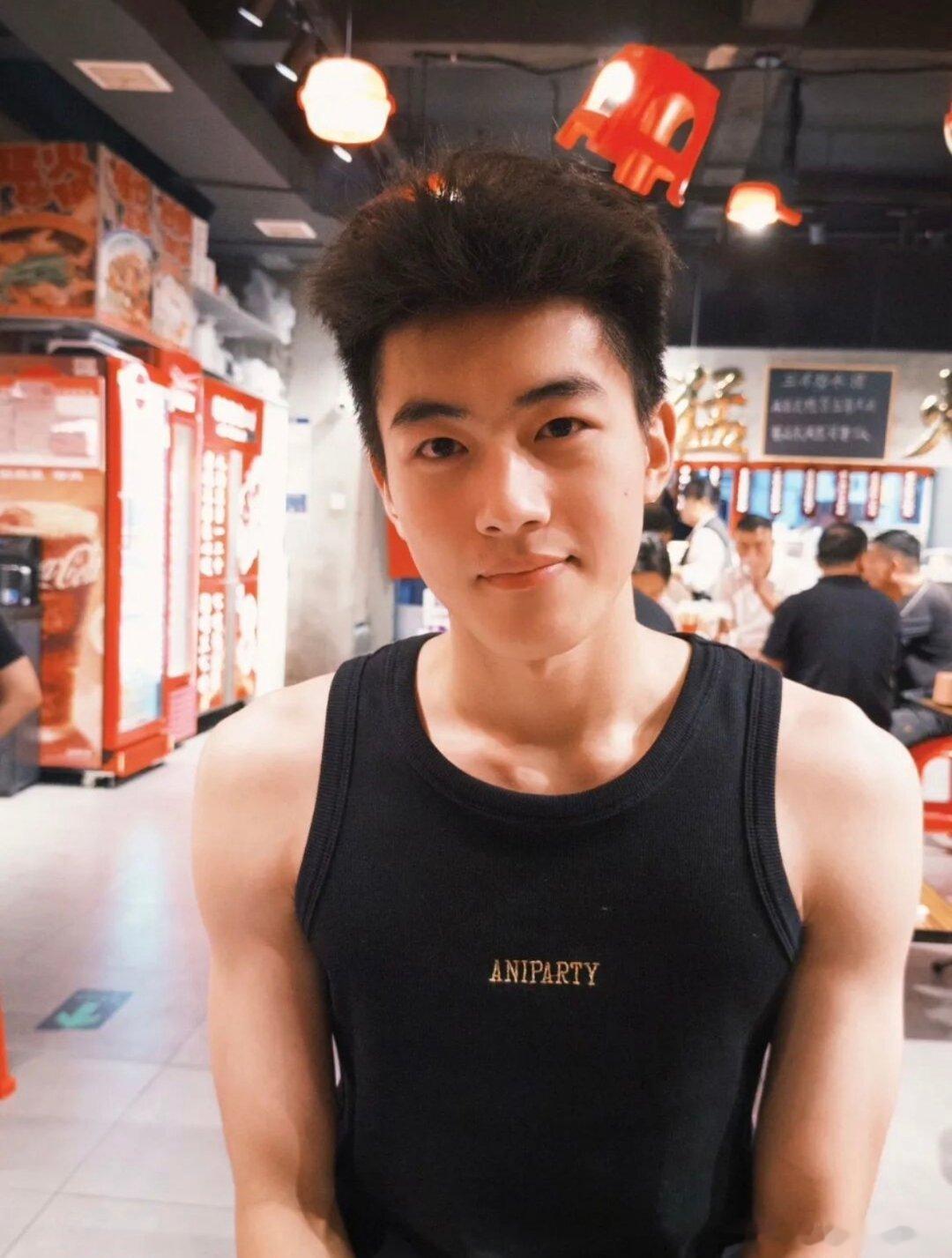 喜欢小鲜肉类型看不够体育生 ​​​