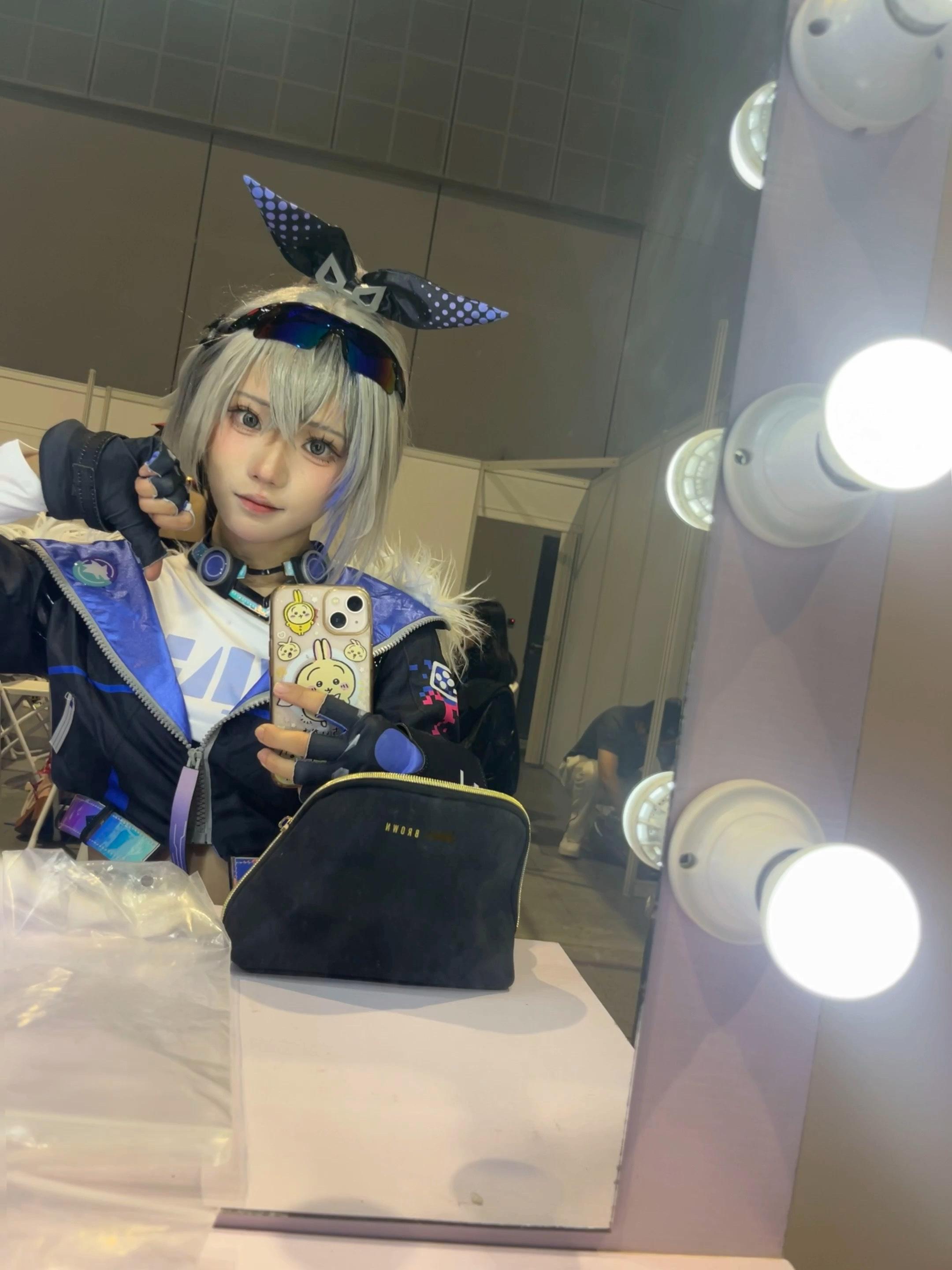 #崩坏星穹铁道嘉年华# 妈呀，体感感觉拍了一个半小时的集邮了，无尽的队伍刚要结束