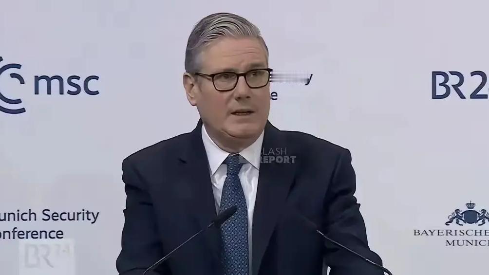 英国将向北大西洋和高北地区部署航母。
不知道是谁又给了英国的勇气。英国这是哪来的