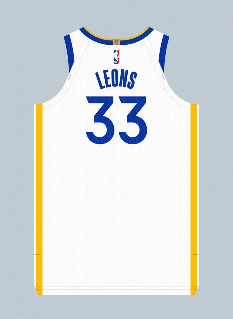 勇士新援莱昂斯将身穿33号球衣上一个身穿33号球衣的勇士球员是詹姆斯·怀斯曼￼（