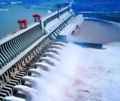 日本网友说：要是中日真打起来，日本第一个炸的不是中国的大城市，而是三峡大坝，这话