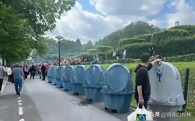 怪不得AT&T体育场敢修1600个厕所，
感觉一点都不浪费，
因为你省下的每一分