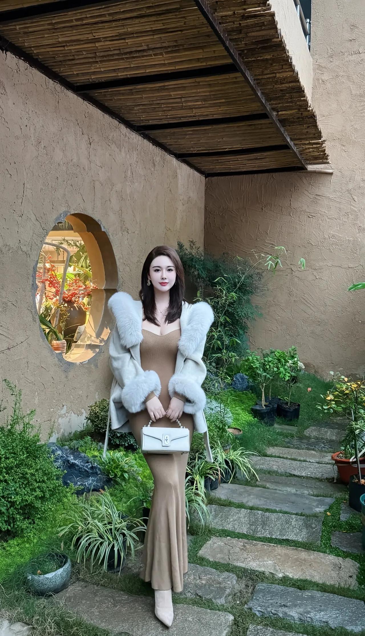 风已经有了冬天的味道 
           不知不觉 这一年又接近了尾声….