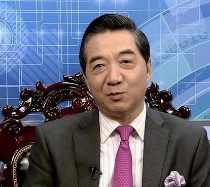 不得不佩服张召忠教授，当年他说特朗普如果再干一届，能把美国从头把交椅上给拉下来，