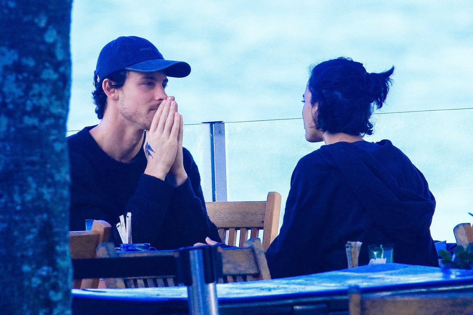 Shawn Mendes和女友Bruna Marquezine 14日里约热内卢