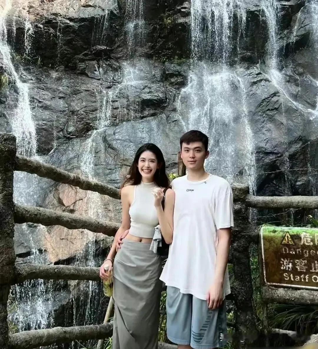 考验一下你的眼力劲，他俩是什么关系啊？ ​#理想家生活#