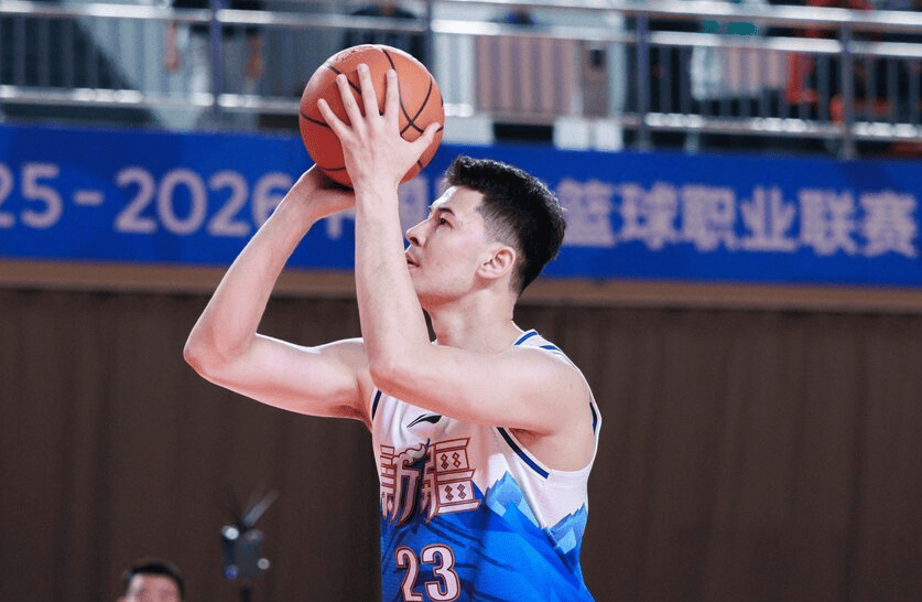 官方：阿不都沙拉木右脚跖骨骨折，将缺席本赛季剩余比赛