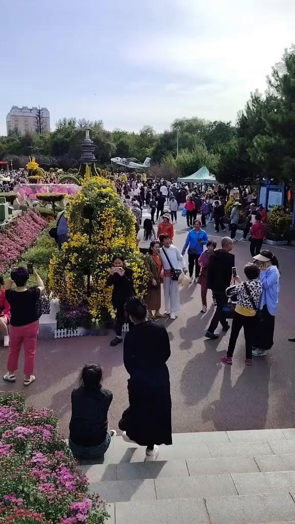 那边出口，右侧是出口。