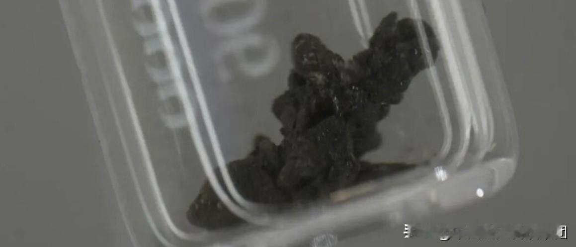【关于发放月球科研样品的公告】2026年7月，探月与航天工程中心组织召开了月球科
