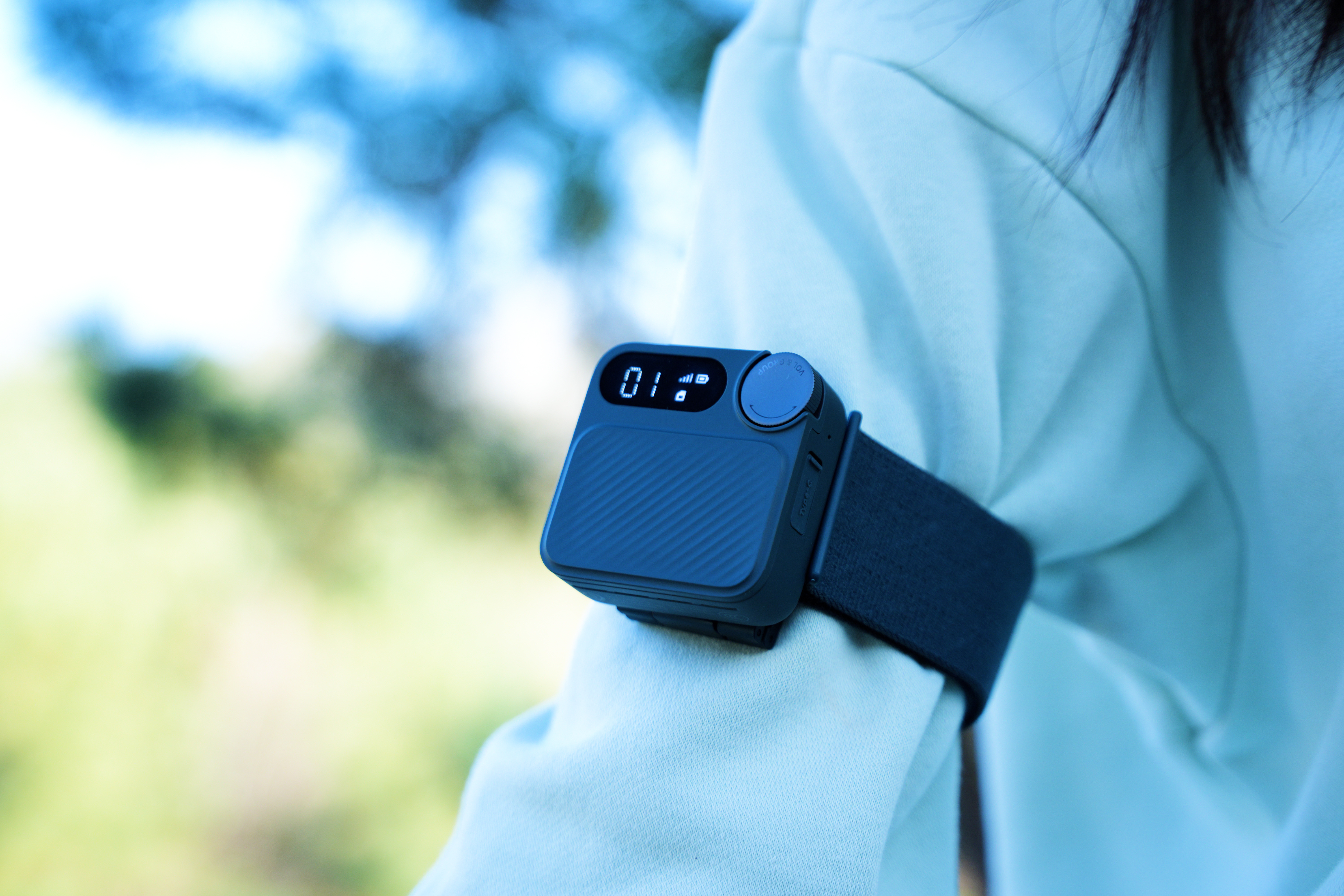 前阵子收到一套小米运动对讲机，本来就是专门拿来日常拍车用的，用了这段时间下来，越